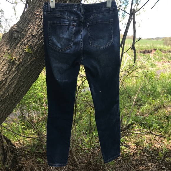 🍂5/30$!! EUC D Jeans in Dark Wash - Picture 4 of 8